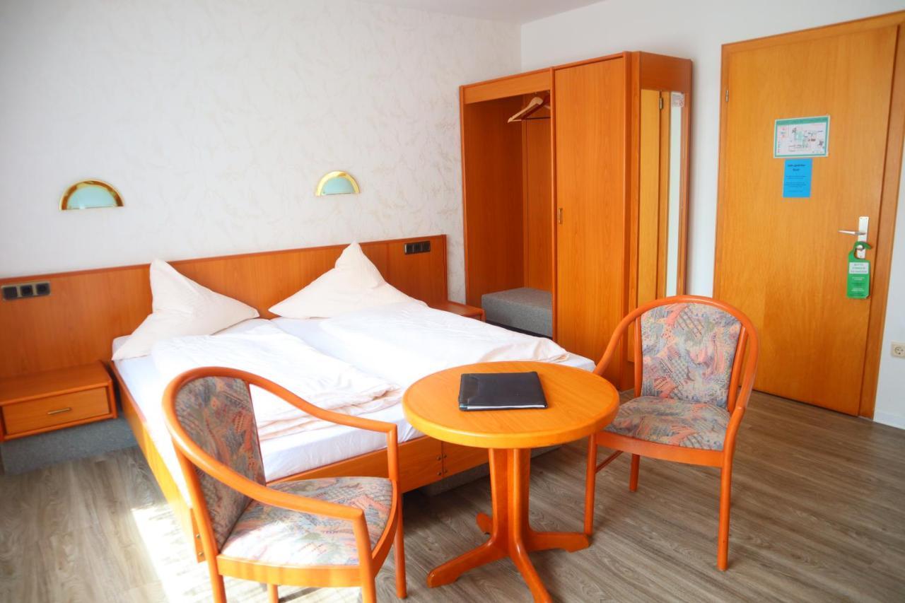 Pension Zur Harburg Hotel Uslar Luaran gambar