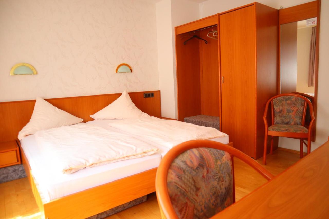 Pension Zur Harburg Hotel Uslar Luaran gambar