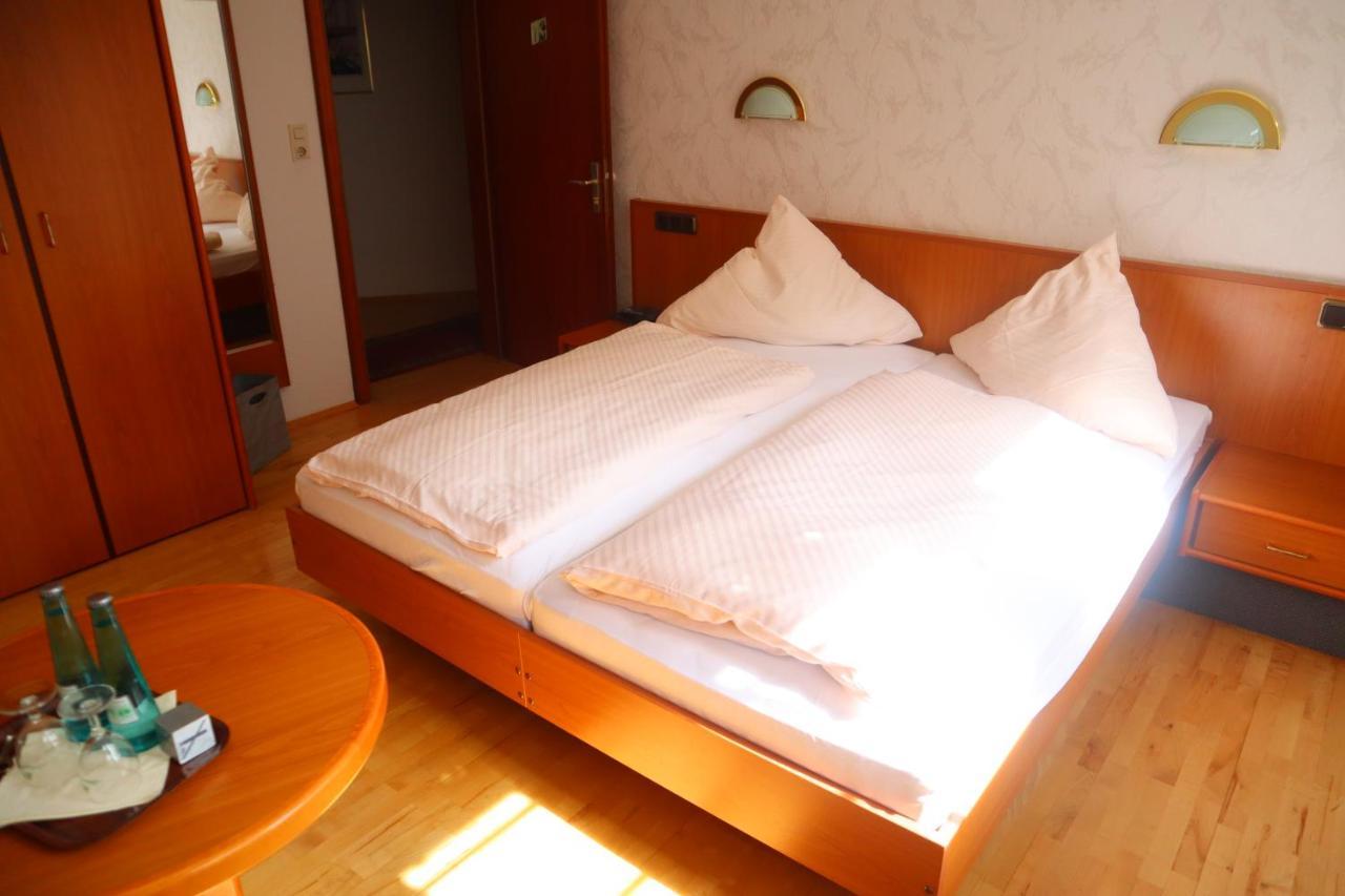 Pension Zur Harburg Hotel Uslar Luaran gambar